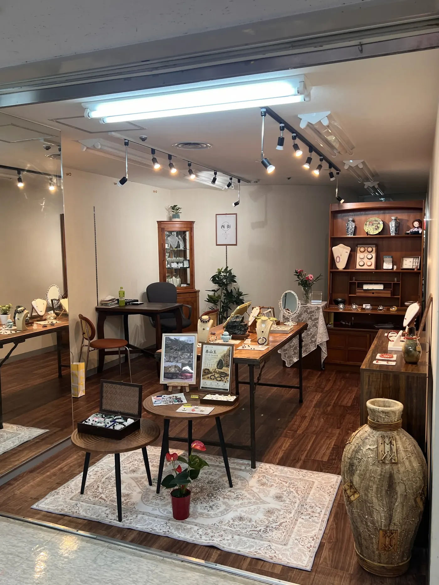大阪の西街 NISHIGAI JEWELRY ショールーム